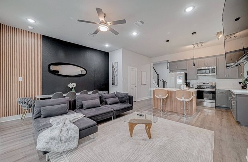 Southeast Houston House | Cozier Oak NRG, Med Ctr & DTWN