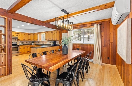 Kimberley Ski Chalet | Coziest Fall Getaway: Hot Tub, Sauna, Firepit, Skiing- Beaver Valley Ski: 10 Min