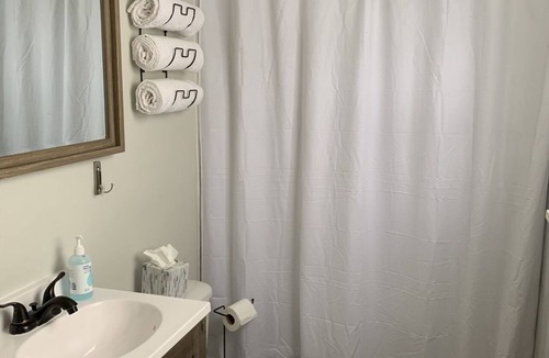 Ste Genevieve House | Cozy 1.5 story bungalow in downtown Ste. Genevieve!