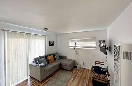 Ocean Beach Apartment | Cozy 1 Bdrm Apartment + Parking (Crab)