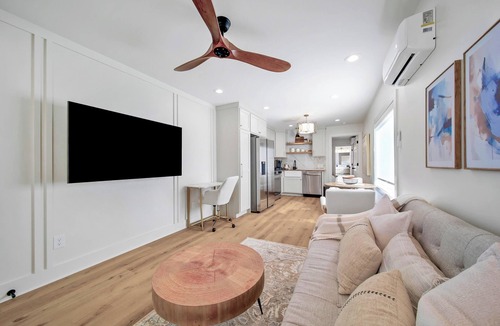 Houston House | Cozy 1 Bed/1 Bath 4 Miles from IAH/Kingwood/Humble