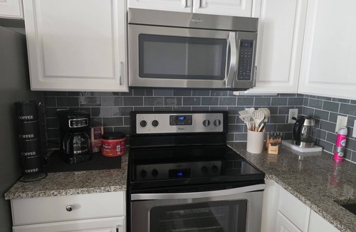 Old East Dallas Apartment | Cozy, 1-bed. apt at delightful Deep eluum nights in dwntwn Dallas w/prvt garage