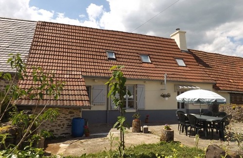 Arnac Cottage | Cozy 1-Bed Cottage Near Enchanet Lake with Garden, BBQ, Wi-Fi, and Close to Activities