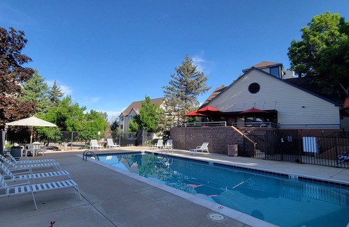 Englewood Condo | Cozy 1-bedroom condo with AC in tranquil Greenwood Village