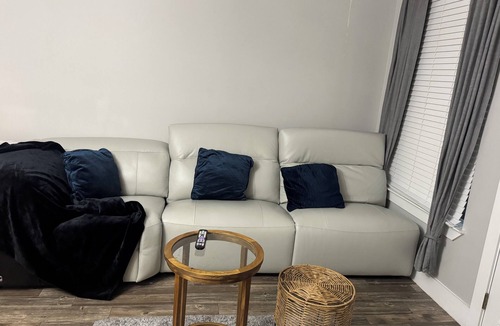 Willow Meadows/Willowbend Area Apartment | Cozy 1-bedroom 1 bathroom apartment in Houston. 6 mins from NRG stadium!