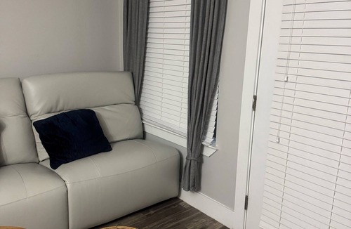 Willow Meadows/Willowbend Area Apartment | Cozy 1-bedroom 1 bathroom apartment in Houston. 6 mins from NRG stadium!