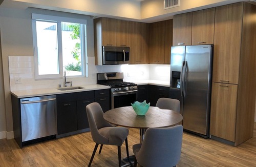 Del Rey Apartment | Cozy 1-bedroom apartment in charming Marina del Rey with AC, fitness room