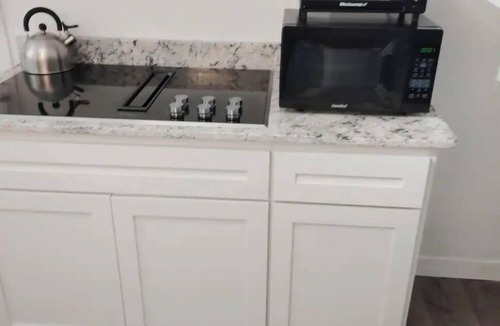 Port Arthur Apartment | Cozy 1-bedroom apartment in charming Port Arthur with AC