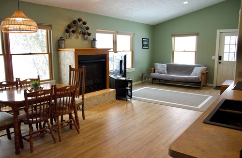 Suttons Bay Apartment | Cozy 1-bedroom apartment in Suttons Bay near Tart trail