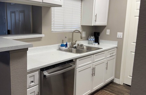 Rancho Oakey Apartment | Cozy 1-bedroom apartment in enchanting Las Vegas with WiFi, AC