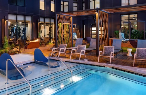 The Gulch Apartment | Cozy 1-bedroom apartment with Parking in The Gulch.