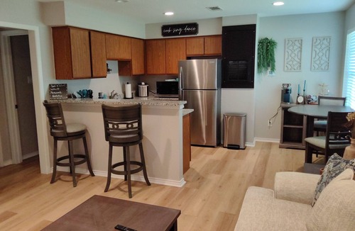 Burleson Apartment | Cozy 1-bedroom apartment with WiFi, AC, located in Old Town Burleson