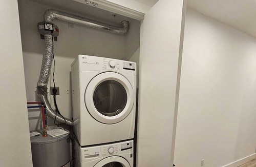 Downtown Syracuse Apartment | Cozy 1-bedroom apartment In a a Luxury Amenity Building!