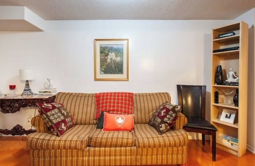Scarborough Apartment | Cozy 1-bedroom apartment in beautiful Toronto area.Pet Friendly.