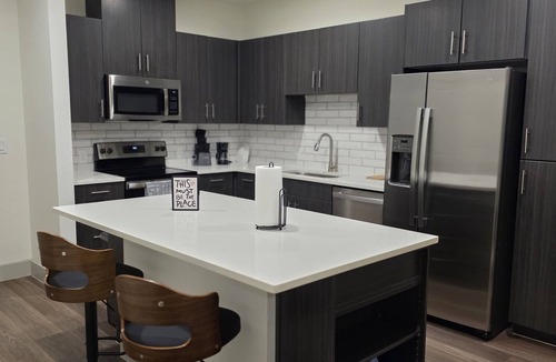 Addison Apartment | Cozy 1-bedroom apartment in fabulous Addison
