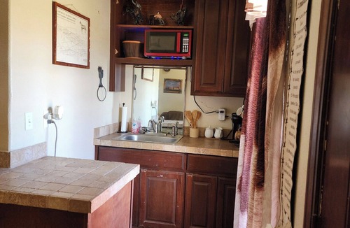 Powell Apartment | Cozy 1-bedroom apartment in peaceful Goodman with AC