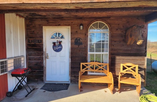 Powell Apartment | Cozy 1-bedroom apartment in peaceful Goodman with AC