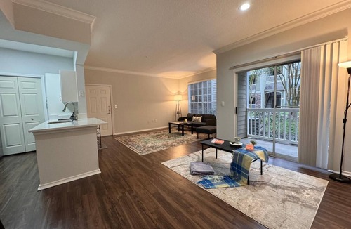 Energy Corridor Apartment | Cozy 1-bedroom apartment in serene Houston with AC and gym access