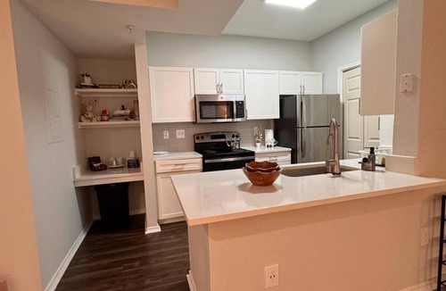 Energy Corridor Apartment | Cozy 1-bedroom apartment in serene Houston with AC and gym access