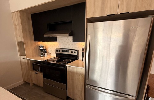 Plateau Apartment | Cozy 1 Bedroom Apartment in Quebec | Le Prisme