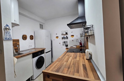 Playa Pobla de Farnals Apartment | Cozy 1-bedroom apartment in lovely VC with WiFi, fitness room