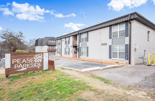 West Campus Apartment | Cozy 1-bedroom apartment in excellent Austin with AC