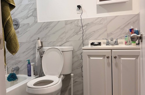 Morris Park Apartment | Cozy 1-bedroom apartment in peaceful Bronx with AC