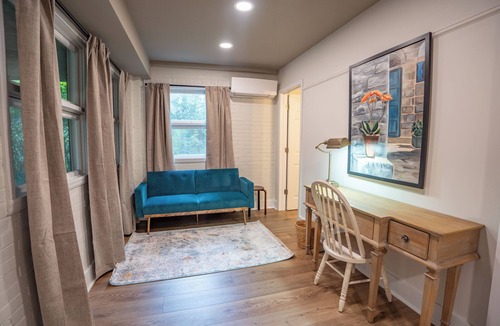 Canton Apartment | Cozy 1-bedroom apartment in marvelous Canton with AC