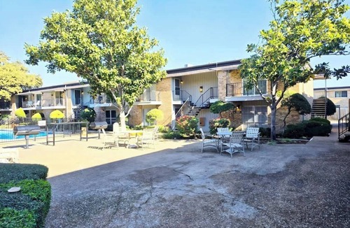 North Dallas Apartment | Cozy 1-Bedroom Apartment on Regal oaks Dr – Dallas