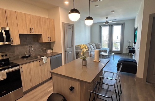 Vickery Meadow Apartment | Cozy 1 bedroom apartment with nice Gym & Pool Dallas