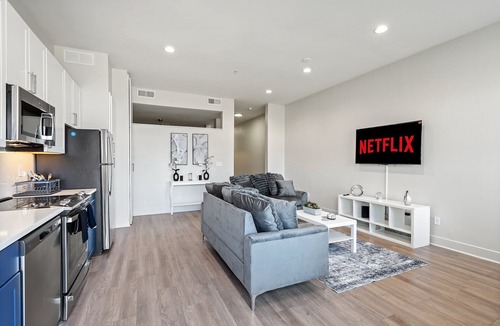 Deep Ellum Apartment | Cozy 1-bedroom apartment in charming Dallas with AC and gym access