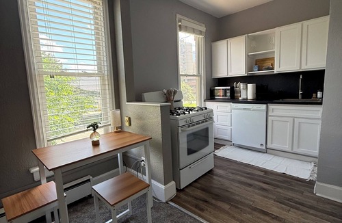 Ballpark Apartment | Cozy 1-bedroom apartment in 5 points Denver