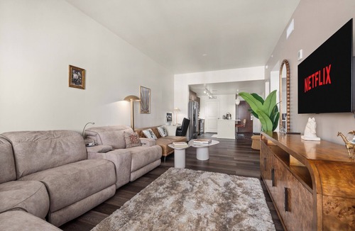 Cherry Creek Hotel | Cozy 1-bedroom apartment with AC in serene Denver