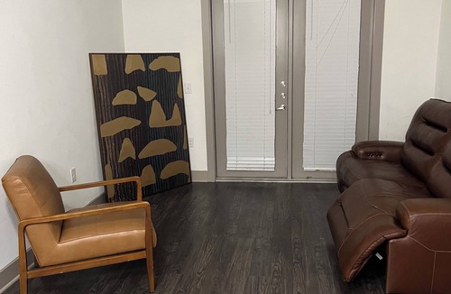 Las Colinas Apartment | Cozy 1-bedroom apartment in fabulous Irving with WiFi, AC