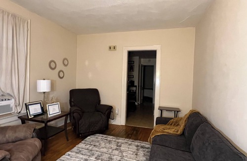 Utica Apartment | Cozy 1-bedroom apartment with AC and WiFi in pleasant Utica