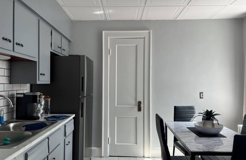 Utica Apartment | Cozy 1-bedroom apartment in charming Utica located in the second floor.