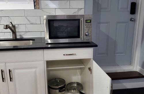 Calgary House | Cozy 1 bedroom basement suite