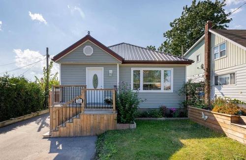 Durham Region House | Cozy 1-Bedroom Basement With Separate Entrance