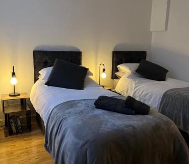 Brondesbury Apartment | Cozy 1 Bedroom Basement Flat