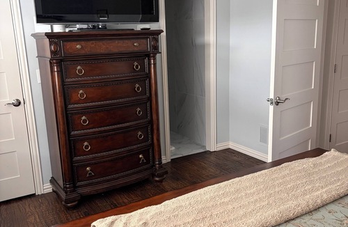 Far North Dallas Bed & Breakfast | Cozy 1-bedroom bed & breakfast in charming Dallas with AC