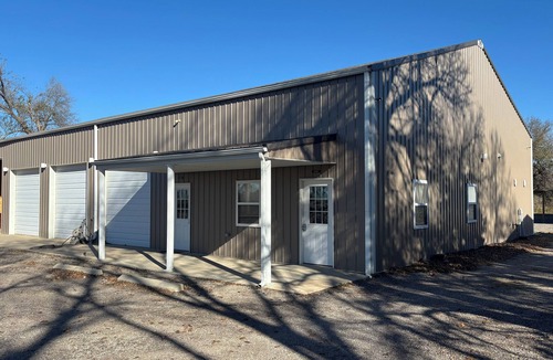 Hutchinson House | Cozy 1-bedroom Bunkhouse with Trailer parking