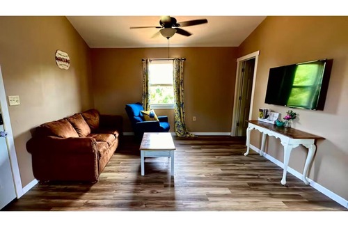 Newnata Cabin | Cozy 1-bedroom cabin in lovely Mountain View with AC