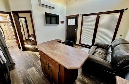 Farmersville Cabin | Cozy 1-bedroom cabin with private yard and deck.