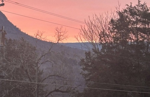 Chattanooga Cabin | Cozy 1-bedroom cabin just 16 minutes from Ruby Falls