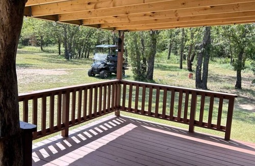 Rising Star Cabin | Cozy 1-bedroom cabin in lovely Rising Star with AC