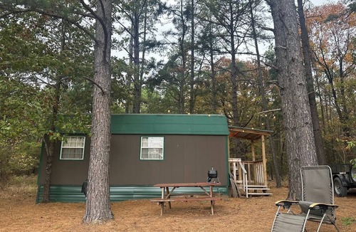 Talihina Cabin | Cozy 1-bedroom cabin in delightful Talihina with AC