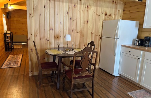 Eden Mills Cabin | Cozy 1-bedroom cabin in tranquil Eden, northern Vermont
