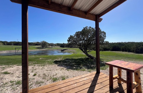 Burnet Cabin | Cozy 1-bedroom cabin in enchanting Burnet with AC comfort