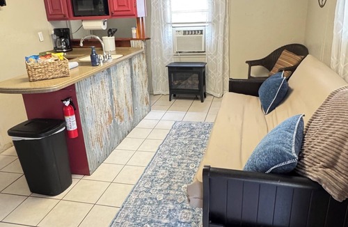 Waveland Cabin | Cozy 1-bedroom cabin in New Blaine within walking distance to Shoal Bay