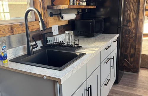 Protection Cabin | Cozy 1-bedroom cabin in Protection with cool AC